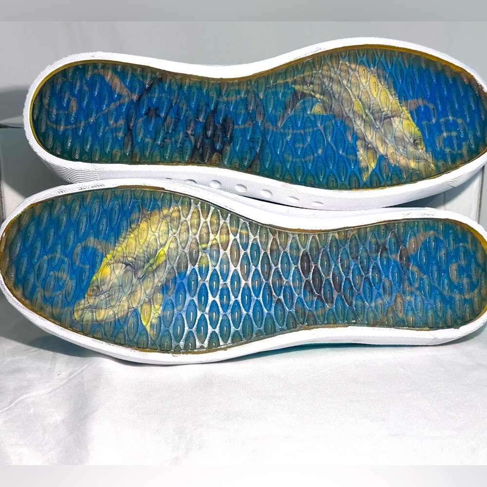 Blu Kicks Boca Peacock Slip-On Sneakers with Koi Design Soles Women Size 9 Teal
